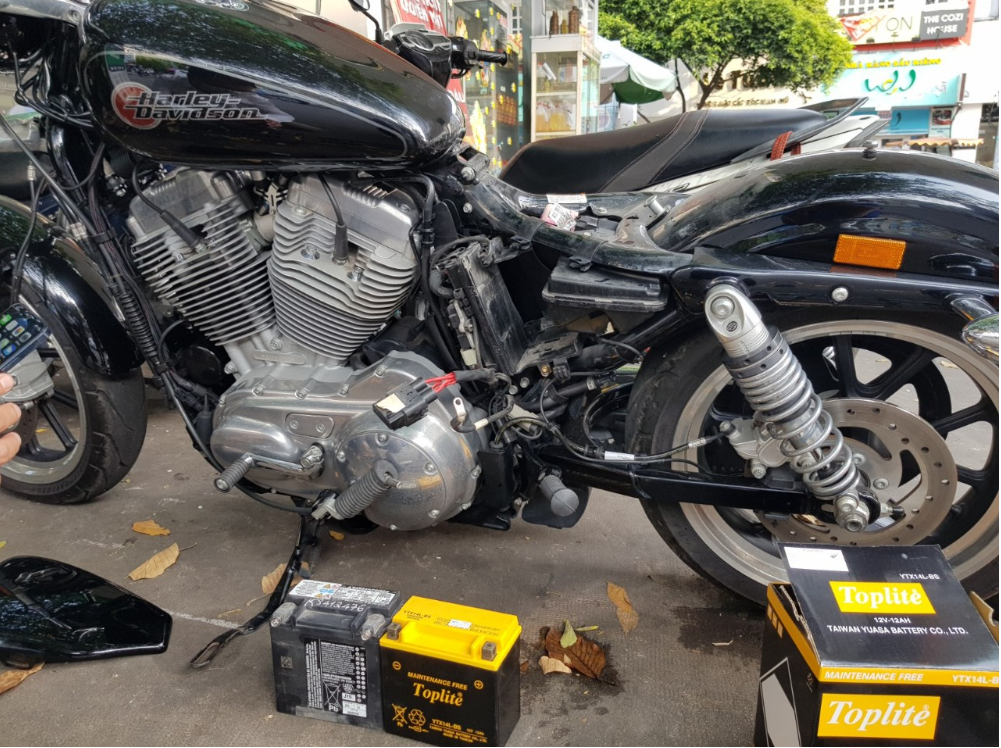 Bình Ắc Quy Xe Harley Davidson V-Rod Musscle