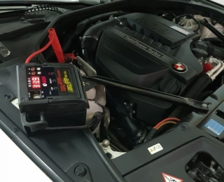 2 cách phổ biến để kích nổ ắc quy ô tô khi xe bị hư giữa đường