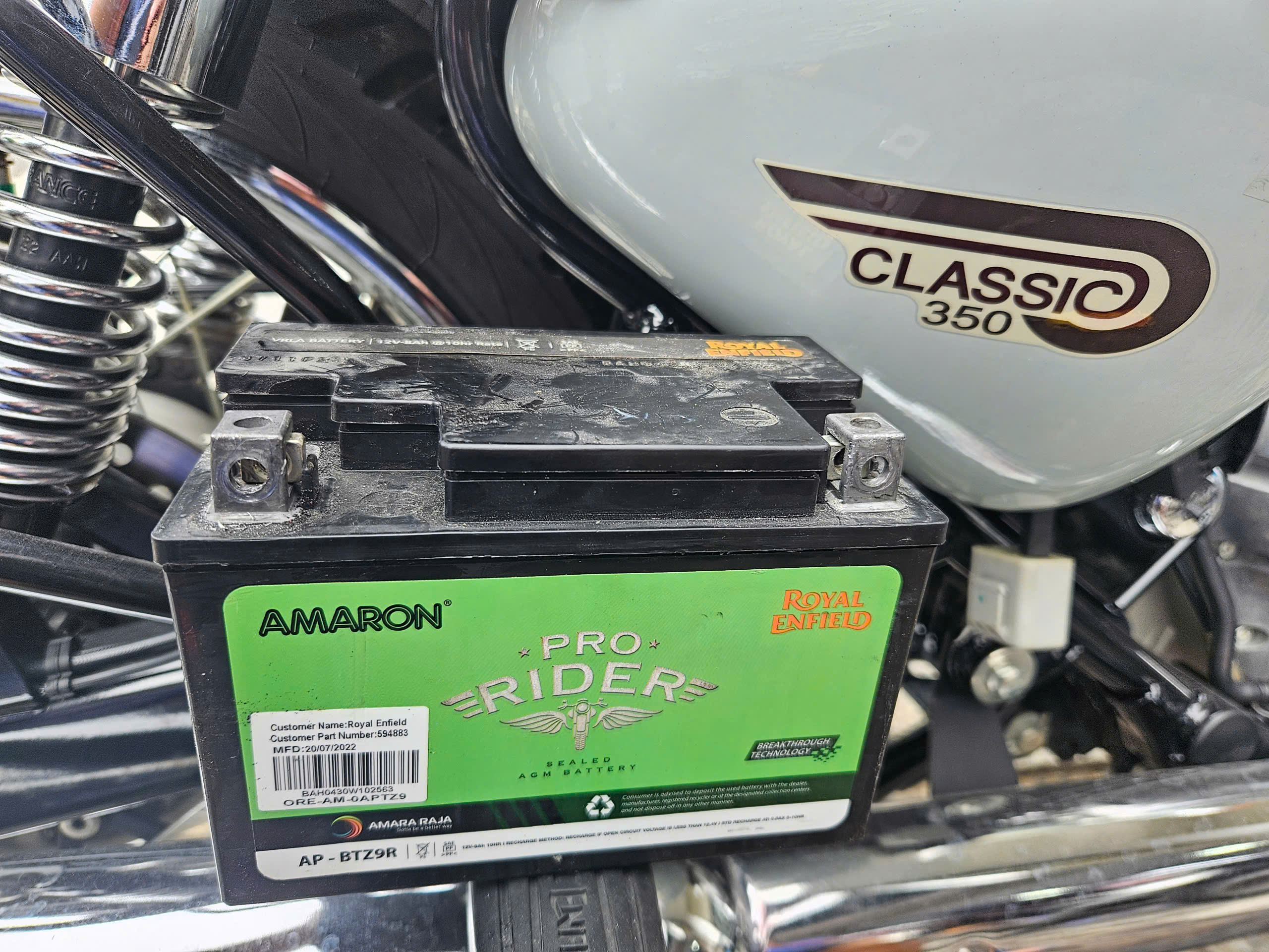 Bình ắc quy theo xe Royal Enfield Classic 350 là bình ắc quy Amaron BTZ9R Bình ắc quy theo xe Royal Enfield Classic 350 là bình ắc quy Amaron BTZ9R